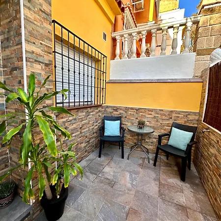 The House In Toquero Solarium Views To The Alcazaba Hébergement de vacances *